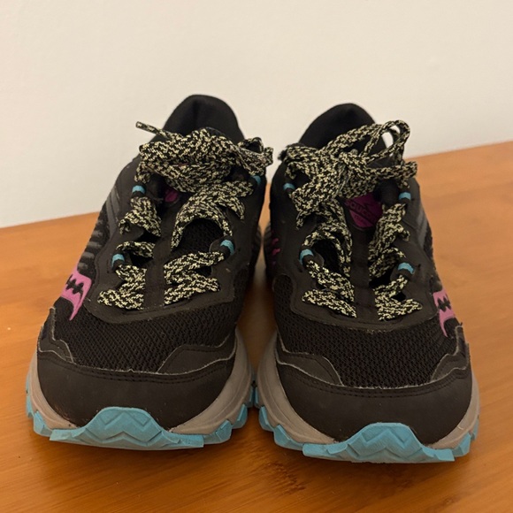 Saucony Black and Pink Athletic Shoes Women’s size 8 - Picture 2 of 10